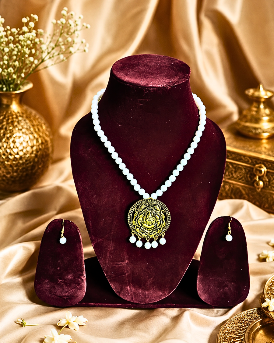 White Beaded Necklace With Round Pendent And Earrings